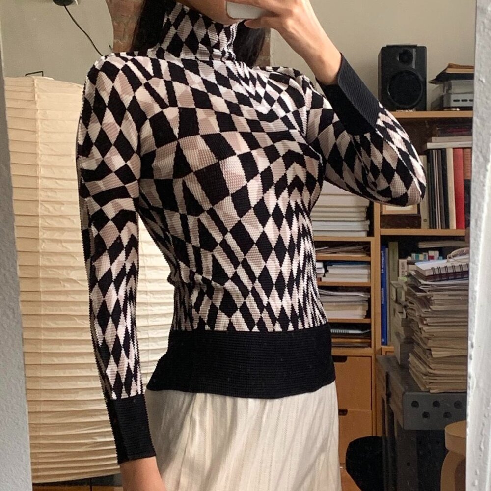 Issey Miyake me Stretch Pleats Top Checker Top